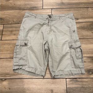 Y2K Calvin Klein Loose Fit Cargo Shorts Size 34W 10 Inch Inseam